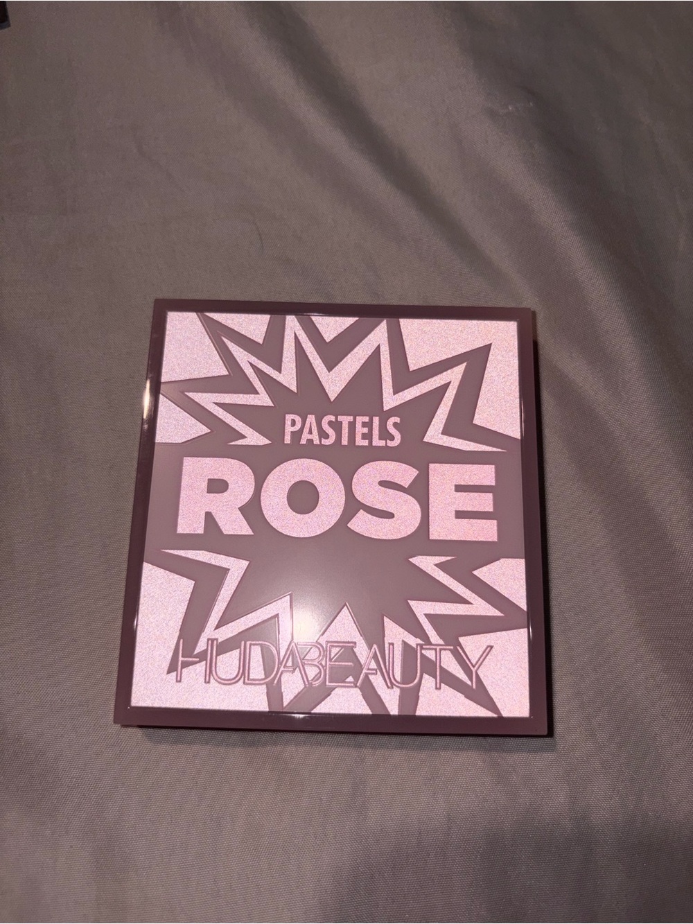 Huda beauty Pastel Pink & Yellow Eyeshadow Palette - Lightweight Matte & Shimmer - Picture 3 of 3